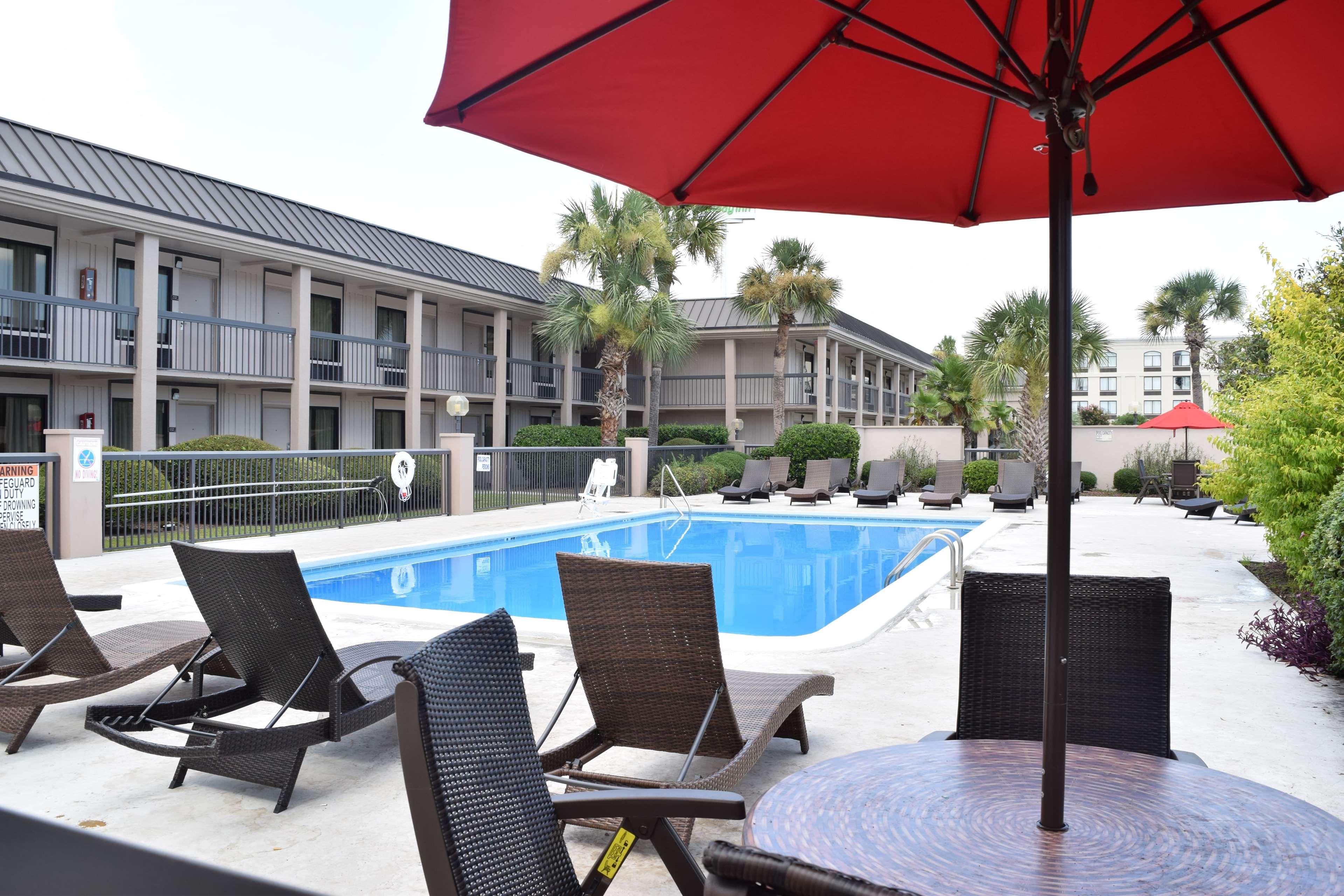 Ramada By Wyndham Savannah Gateway Exterior photo